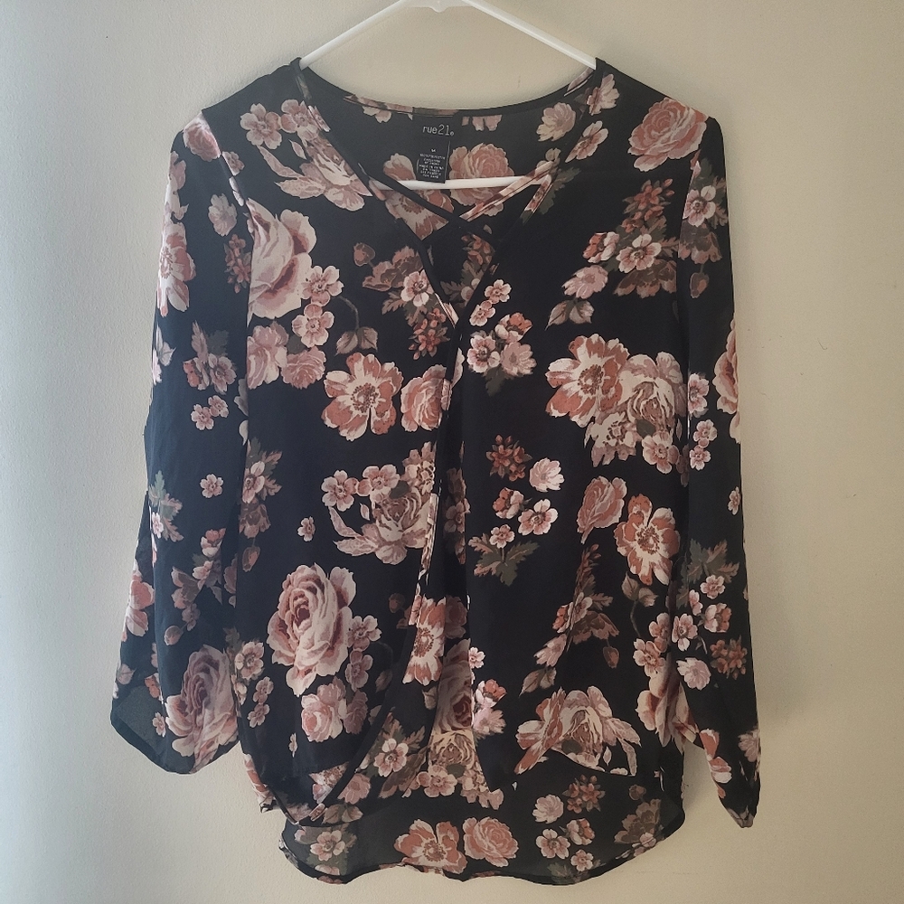 Rue21 Blouse Size M